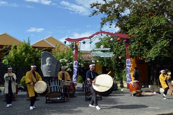 Đội trống Minori Daiko - Nhật Bản biểu diễn tại lễ phát động