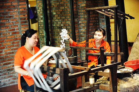 Spinning and weaving silk