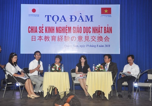 Quang cảnh buổi tọa đàm. Ảnh: X.P