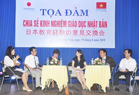 Quang cảnh buổi tọa đàm. Ảnh: X.P