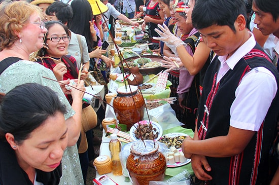 Không gian ẩm thực được kỳ vọng sẽ tạo nên điểm nhấn, thu hút du khách và người dân tìm đến, cùng thưởng thức, trải nghiệm. Ảnh: ALĂNG NGƯỚC