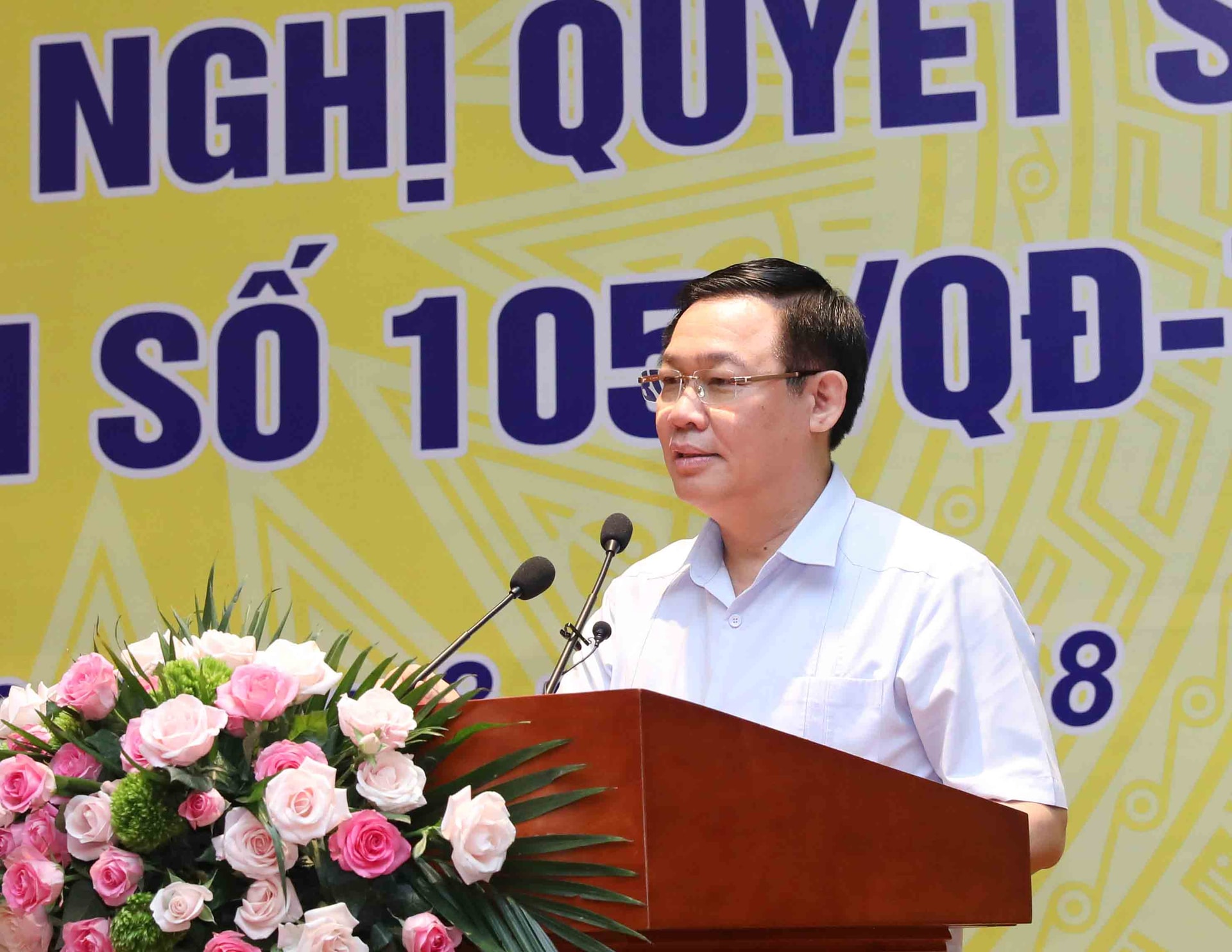 Phó Thủ tướng Vương Đình Huệ phát biểu tại hội nghị. Ảnh: VGP