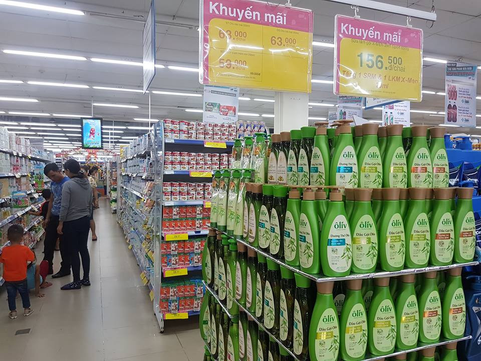 Nhiều chương trình khuyến mãi, giảm giá mua hàng được siêu thị Co.opMart (TP. Tam Kỳ) tung ra trong dịp lễ Quốc khánh (2.9) năm nay. Ảnh : KL