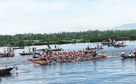 Tranh tài về đích. Ảnh: MINH HẢI