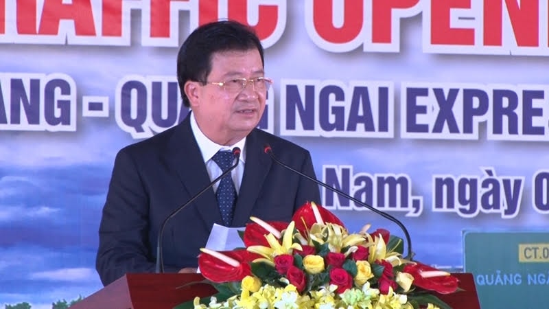 Deputy Prime Minister Dung gives his speech at the event.