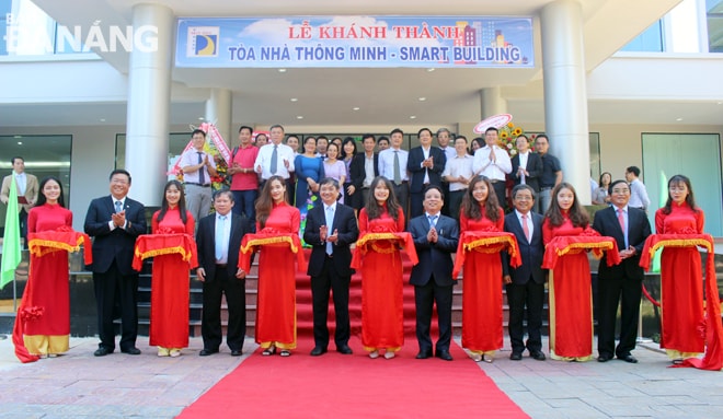Khánh thành tòa nhà thông minh Trường Đại học Bách khoa (ĐH Đà Nẵng). Ảnh: Thu Thảo  