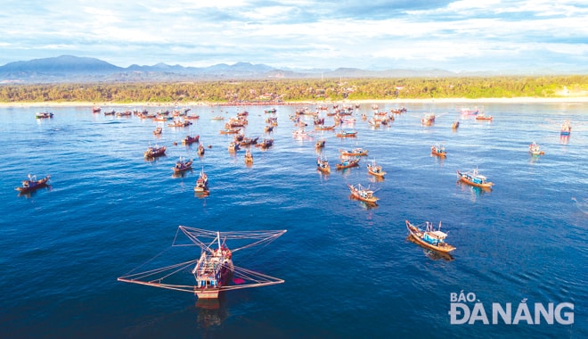 Một ngày mới lại đến mang bình yên cho làng chài Tam Tiến.
