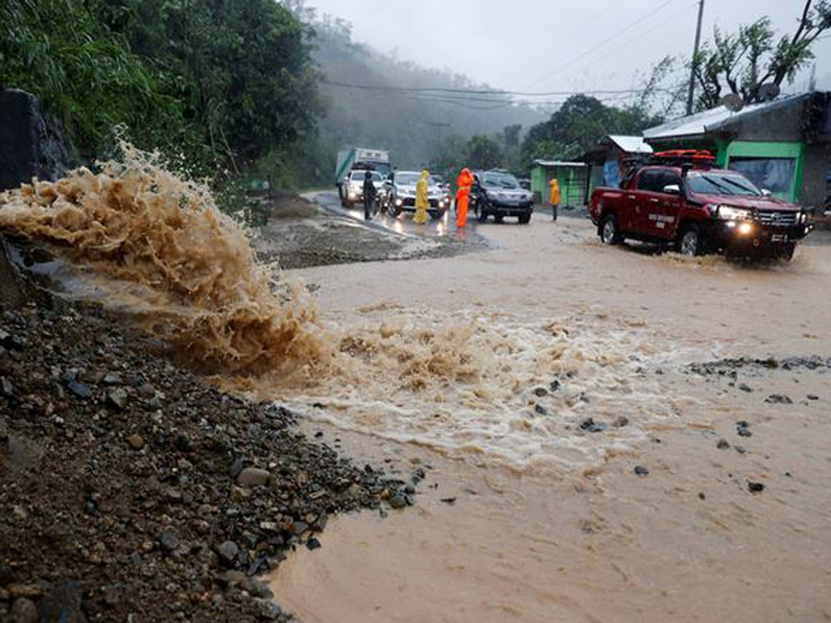 Siêu bão Mangkhut  làm chết hơn 60 người tại Philippines. Ảnh: AFP