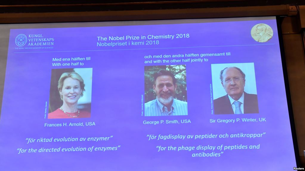 Ba nhà khoa học được vinh danh giải Nobel Hóa học 2018. Ảnh: Reuters