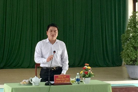 Phó Chủ tịch UBND tỉnh Trần Văn Tân phát biểu tại buổi làm việc. Ảnh: MINH HẢI