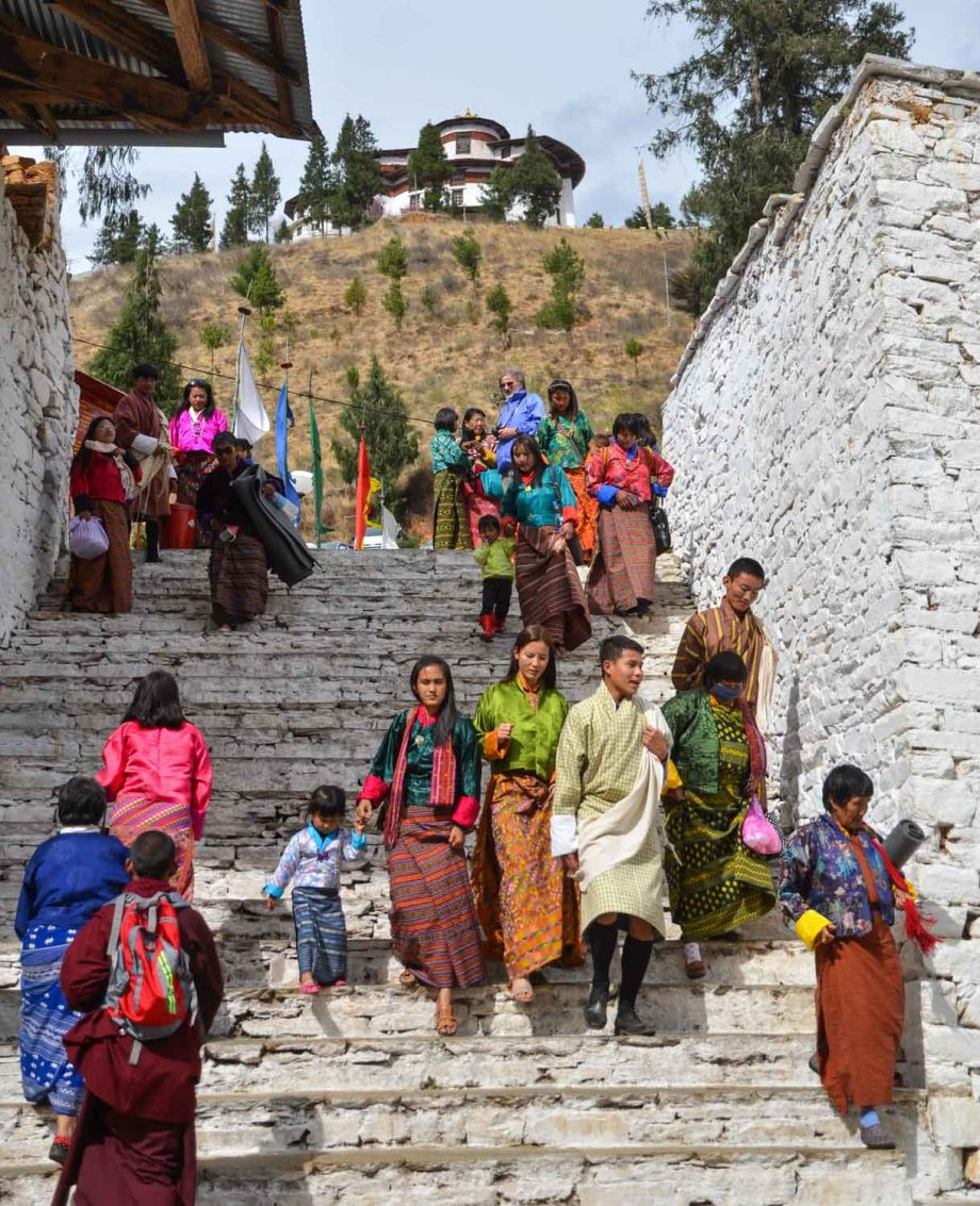 Người dân Bhutan hạnh phúc với những gì mình đang có tại đất nước này. Ảnh: wordpress