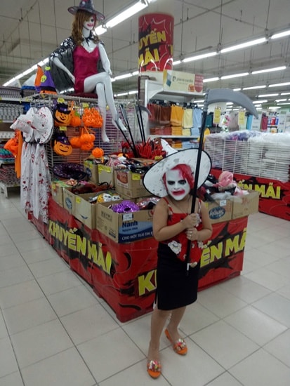 Halloween đang dần trở thành ngày hội của giới trẻ, nhất là các bạn học sinh, sinh viên