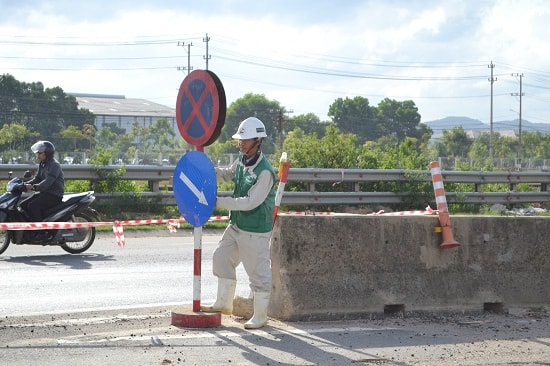 Thường xuyên kiểm tra công tác đảm bảo an toàn giao thông trên QL1. Ảnh: CT