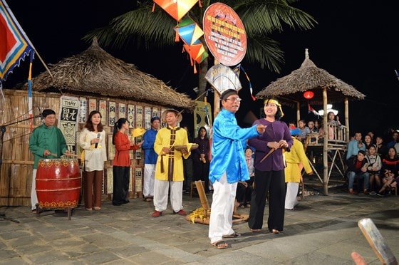 Bai Choi performance in Hoi An, Quang Nam (sggp.org.vn) 