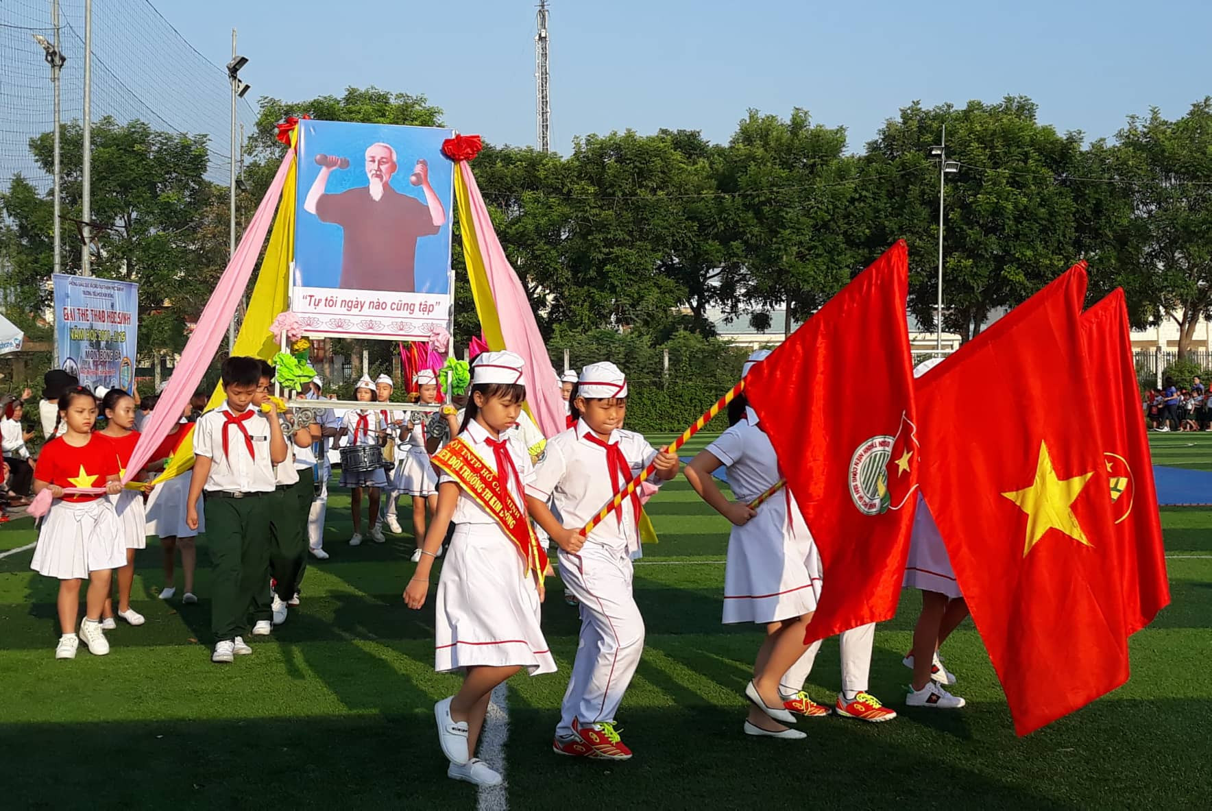 Trường TH Kim Đồng khai mạc giải thể thao học sinh năm học 2018-2019. Ảnh C.N