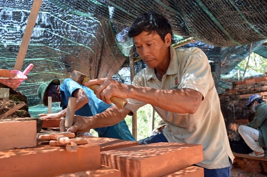 Thông qua các dự án hợp tác quốc tế đã giúp đào tạo ra đội ngũ công nhân trùng tu di sản lành nghề