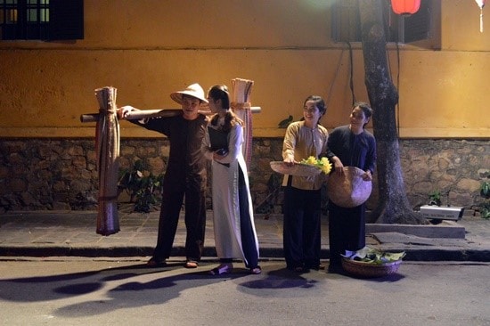 Lively scene of Hoianian costume- Time memory