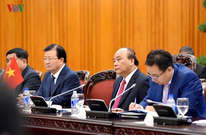 Quan hệ Việt Nam - LB Nga tiếp tục phát triển tích cực trên nhiều lĩnh ngực trong đó có chính trị, kinh tế-thương mại, an ninh-quốc phòng, khoa học-công nghệ, giáo dục-đào tạo, văn hóa, du lịch, hợp tác giữa các địa phương.  Ảnh: Thủ tướng Nguyễn Xuân Phúc tại hội đàm.