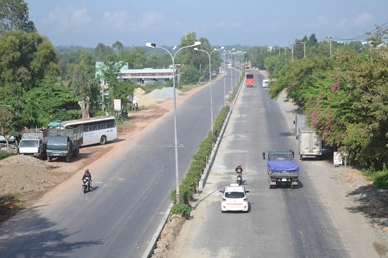 Cầu vượt vượt đường Nguyễn Hoàng. Ảnh: CT