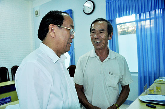 Ông Tịnh bày tỏ vui mừng sau buổi gặp gỡ, tiếp công dân của Chủ tịch UBND tỉnh Đinh Văn Thu. Ảnh: Đ.C