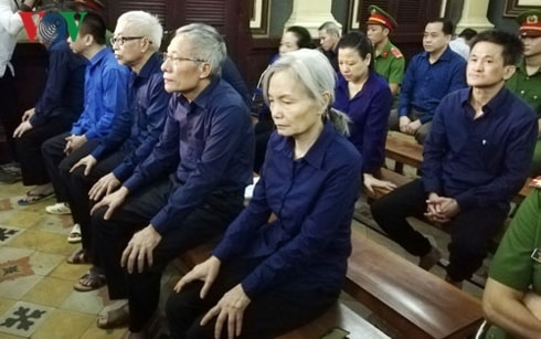 Các bị cáo tại phiên tòa.