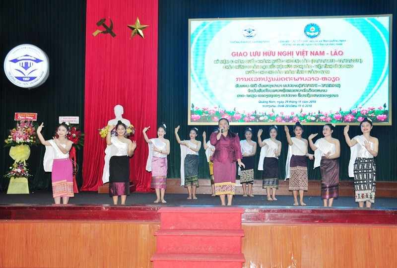 A performance by Lao students.