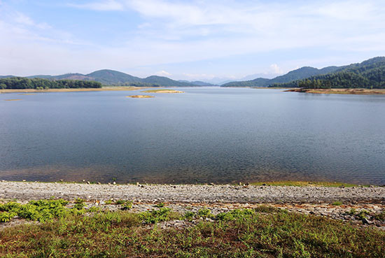 Dù hiện nay lượng nước tích trữ chưa đạt yêu cầu nhưng hồ chứa Phú Ninh vẫn đảm bảo phục vụ tưới trong suốt vụ đông xuân 2018 - 2019. Ảnh: S.V