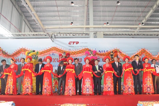 Ribbon cutting at the opening ceremony