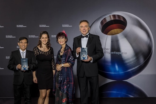 Representatives of Hoi An and Wernigerode at the award ceremony (cand.com.vn)