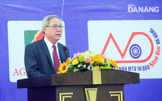 Tổng Biên tập Báo Đà Nẵng Trương Công Định, Trưởng Ban Tổ chức giải phát biểu khai mạc.