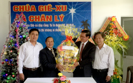 Đoàn công tác đến thăm Hội Truyền giáo cơ đốc Việt Nam tại TP.Đà Nẵng. Ảnh: PHAN VINH