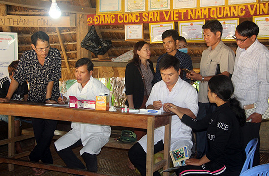 Đoàn công tác Sở Y tế Sê Kông (Lào) học tập kinh nghiệm triển khai công tác phòng chống dịch bệnh ở vùng biên Quảng Nam.