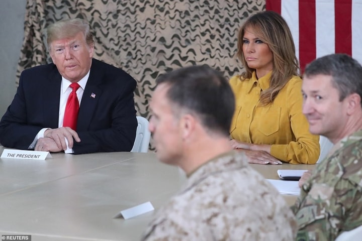 Hai người tiền nhiệm của Trump là George W. Bush và Barack Obama cũng từng thực hiện các chuyến thăm Iraq không báo trước. Vì lý do an ninh, các chuyến thăm thường được giữ bí mật cho đến khi Tổng thống đến. Ảnh: Reuters.