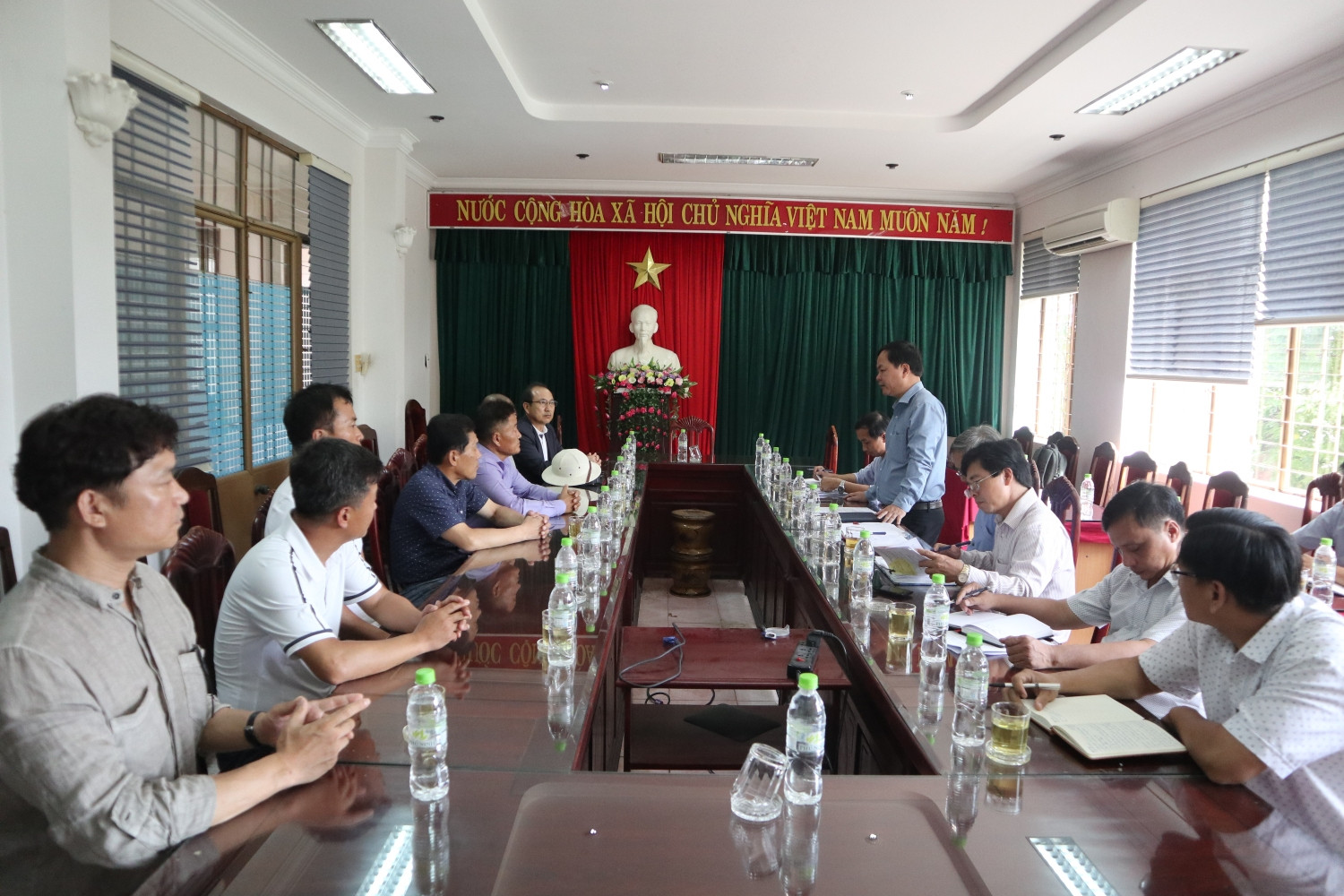 Delegation from the South Korean International Lotus Village discussed their projects in Quang Nam with the local authorities in August 2018. (http://tamkyrt.vn)