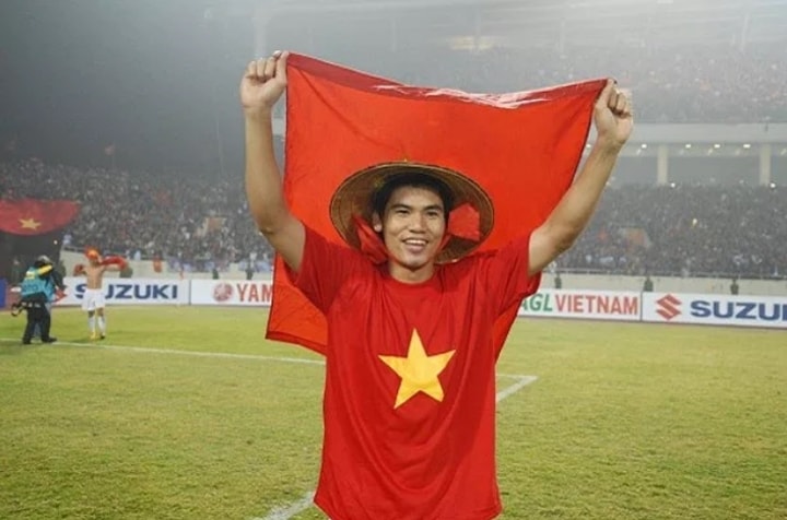 Tiền vệ trái Huỳnh Quang Thanh