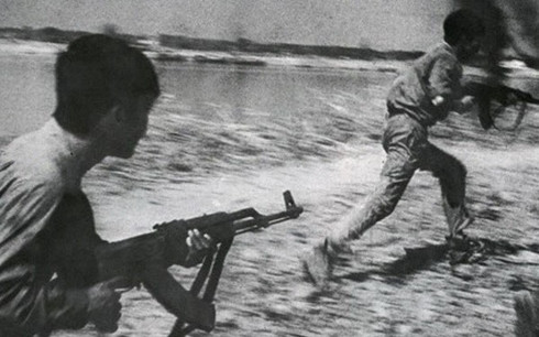 Quân tình nguyện Việt Nam ở mặt trận Campuchia. (Ảnh: TTXVN)