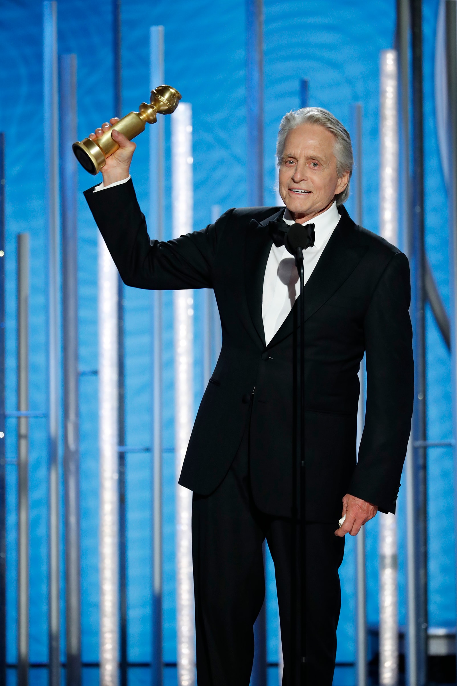 Diễn viên gạo cội Michael Douglas được xướng danh với giải “Nam diễn viên chính xuất sắc trong series hài kịch - ca nhạc” với The Kominsky Method (Phương pháp Kominsky). Đây cũng là lần thứ 4 Michael Douglas nhận được giải thưởng vinh dự này. Ảnh: Time.