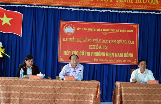 Đoàn đại biểu HĐND tỉnh do đồng chí Đinh Văn Thu dẫn đầu 
