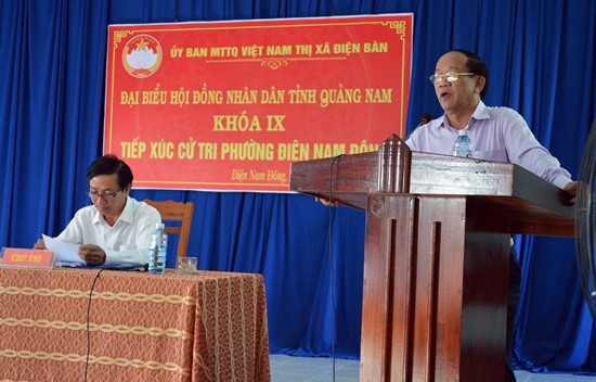 Đồng chí Đinh Văn Thu trả lời hầu hết ý kiến thắc mắc của cử tri phường Điện Nam Đông