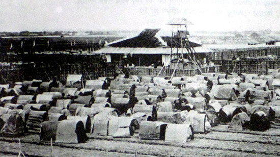 Quang cảnh trường thi Nam Định năm 1912.