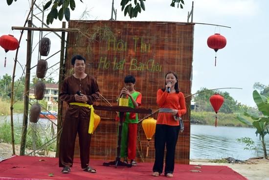 Nhiều hoạt động văn hóa dân gian được tổ chức trong lễ hội 