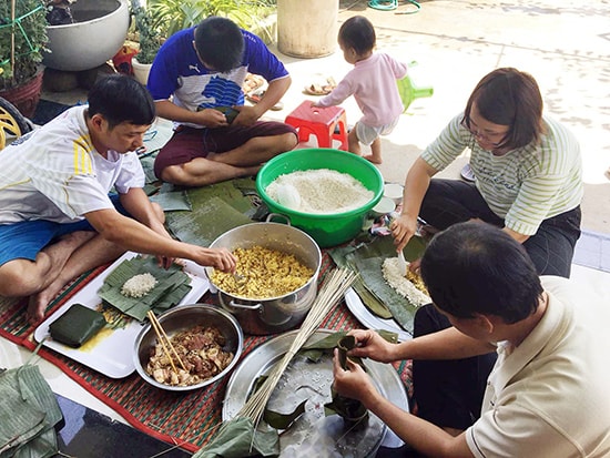 Gói bánh ngày xuân. Ảnh: THÀNH CÔNG