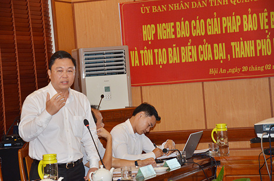 Phó Chủ tịch UBND tỉnh Lê Trí Thanh chủ trì cuộc họp.