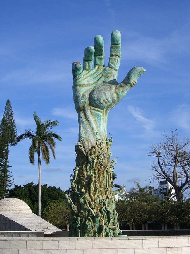 Đài tưởng niệm Holocaust Memorial, Miami, Hoa Kỳ.