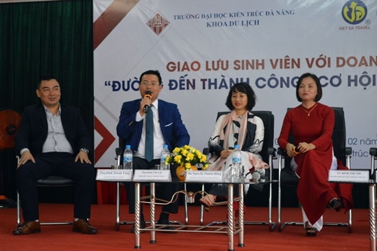 Công ty Buổi giao lưu do Công ty Du lịch Việt Đà phối hợp cùng Khoa Khoa Du lịch, Trường Đại học Kiến trúc Đà Nẵng 