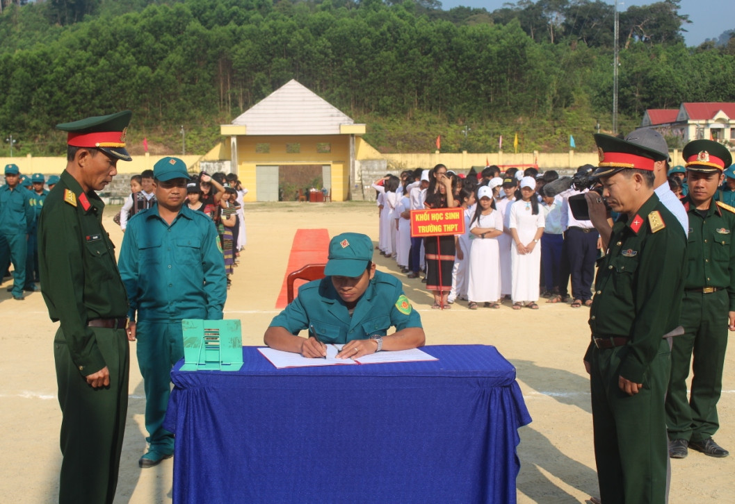 Ban chỉ huy Quân sự huyện, Ban quân sự các xã đã tiến hành ký kết giao ước thi đua 2019 