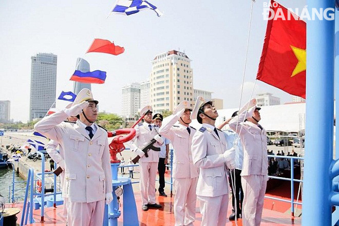 Hình ảnh thương cờ tàu cao tốc HQ 11 - 91 - 63
