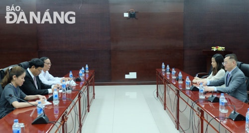 Phó Chủ tịch UBND thành phố Hồ Kỳ Minh làm việc với ông David Lu, Giám đốc Công ty Alton Industry (Hoa Kỳ)