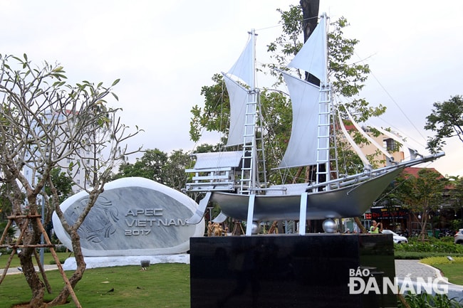 Vườn tượng APEC sẽ được mở rộng thông qua thi tuyển phương án thiết kế kiến trúc để đầu tư xây dựng. Ảnh: TRIỆU TÙNG