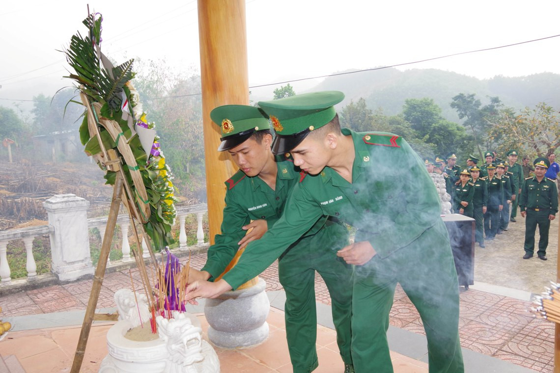 Cán bộ, chiến sĩ BĐBP tỉnh viếng hương khu di tích An ninh vũ trang Quảng Nam